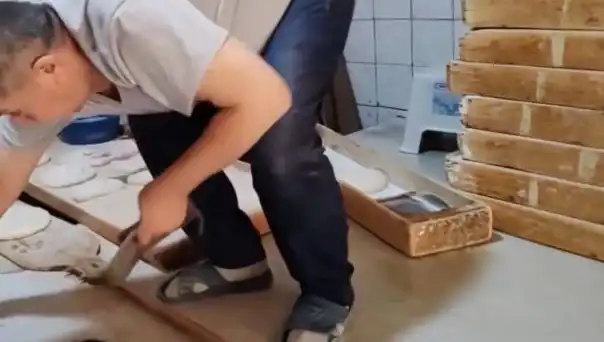 Pide Tezgahında Terlik Skandalı: Fırına 105 Bin TL Ceza Şoku!