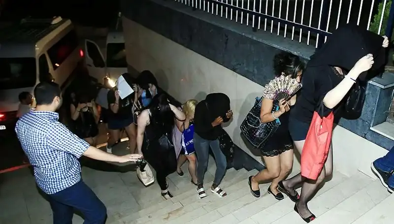 Düzce’de Fuhuş Operasyonu: 5 Zanlı Gözetim Altında!