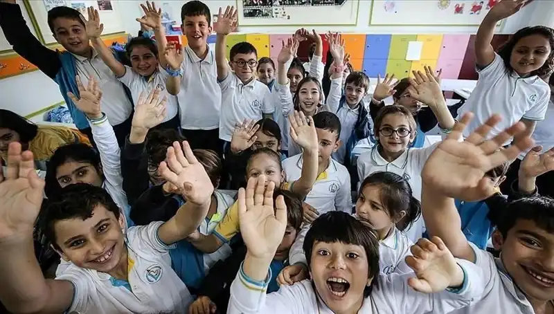 9 Günlük Tatilin Ardından Okullarda Yeni Dönem Öğrencileri Karşılıyor