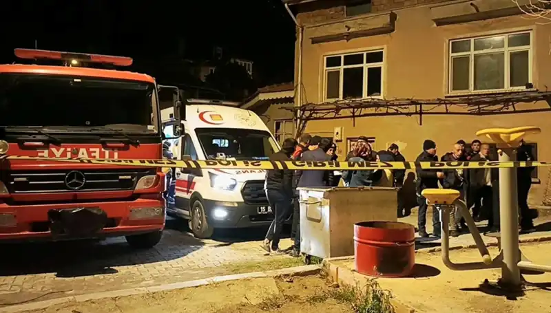 Yaşlı Adamın Yanmış Cansız Bedeni Bulundu: Olayın Gizemi Derinleşiyor