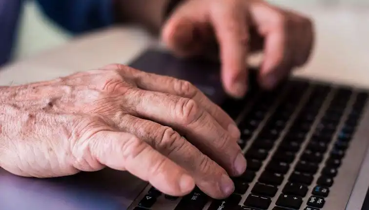 Teknoloji ile Zihin Sağlığı: Demansa Karşı Yeni Bir Umut Olabilir mi?