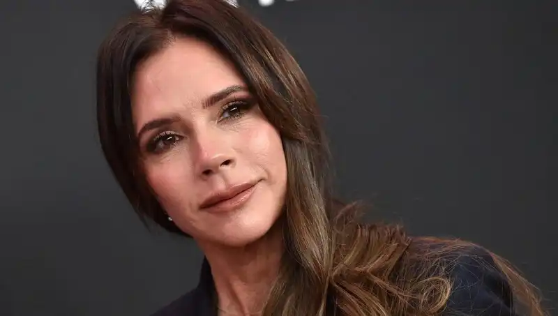 Victoria Beckham'ın Gençlik Sırrı: Günde 3-4 Adet Tükettiği Şey Ne?