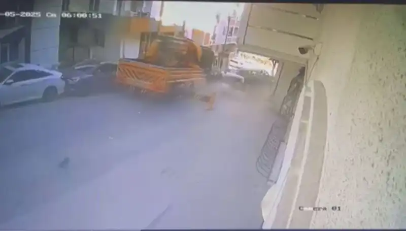 Kontrolden Çıkan Vinç, Feci Kazaya Sebep Oldu: 23 Araç Zarar Gördü