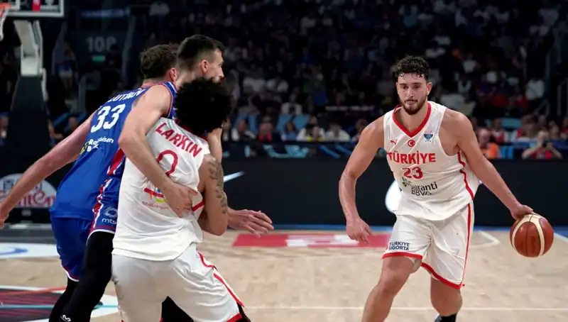 12 Dev Adam, FIBA Dünya Şampiyonası’nda İsveç’i Geride Bırakarak Deplasmandan Galibiyetle Dönüyor!