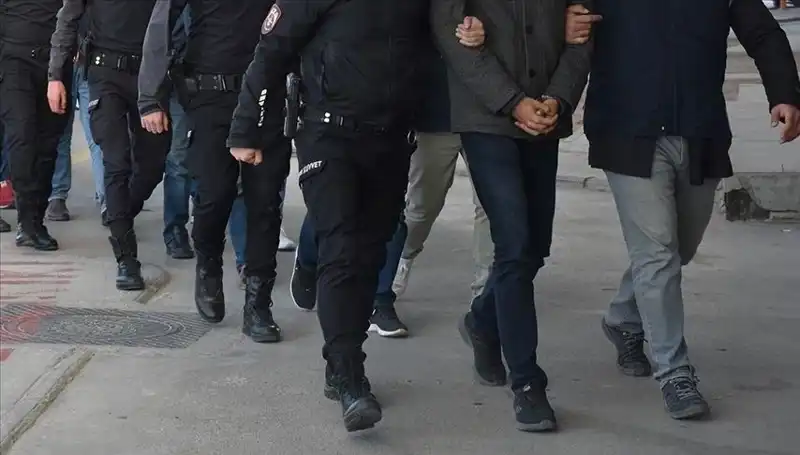 FETÖ Operasyonları Türkiye'nin Beş İlinde Gerçekleşti: 10 Gözaltı