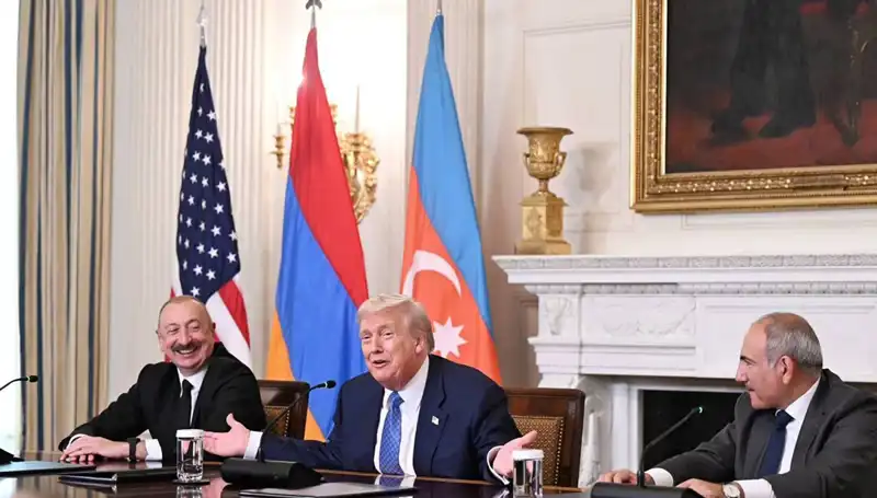 Aliyev’den Ermenistan’a Tarihi Anayasa Çağrısı: Zaman Kaybına Neden Olmayın