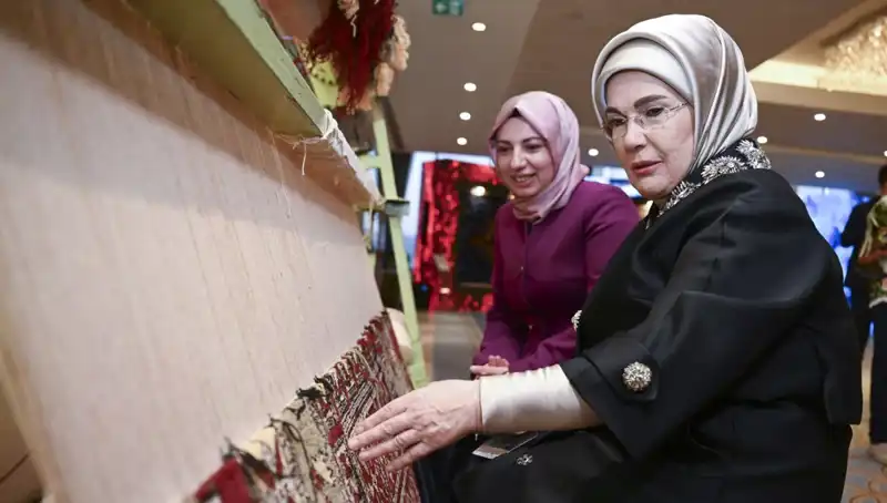 Emine Erdoğan’ın Özel Halısı Açık Artırmada Satıldı: Kazanılan Gelir Depremzede Kadınlar İçin