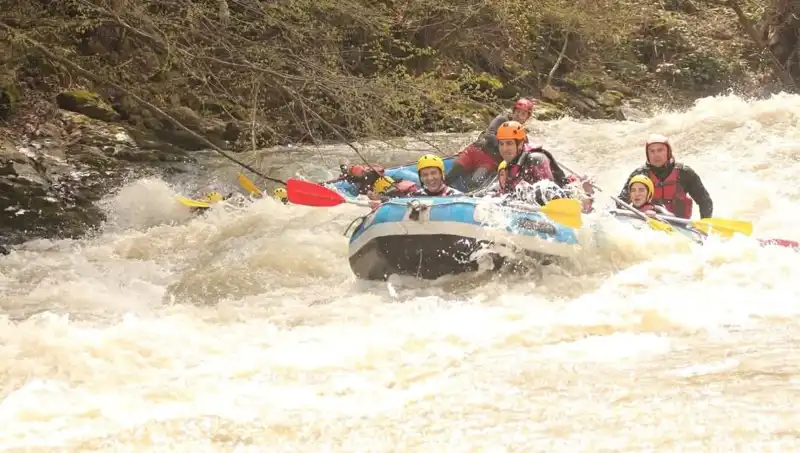 Rafting Tutkunları, Debi Artışıyla Nehirlerde Serinlemek İçin Akın Ediyor