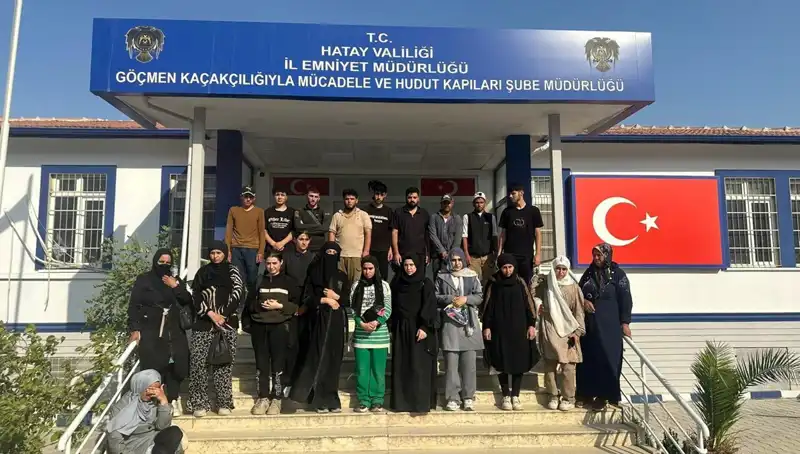 Türkiye'de Minibüste Yakalanan 24 Göçmenin Dramı ve Gelecekleri