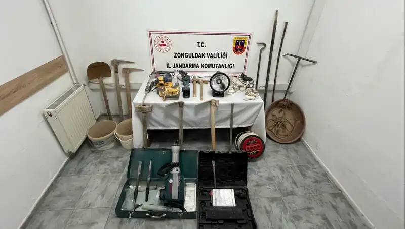 Çaycuma'da Kaçak Kazı Yapan 5 Kişi Yakalandı: Yasa Dışı Faaliyetler Artıyor