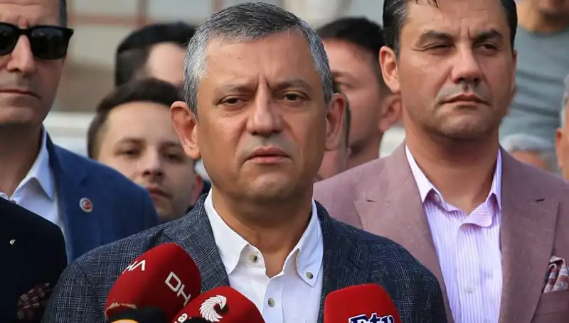 ** Özgür Özel: "Bu Bayram Bizlere Gerçekten Bayram Gibi Gelmedi"**