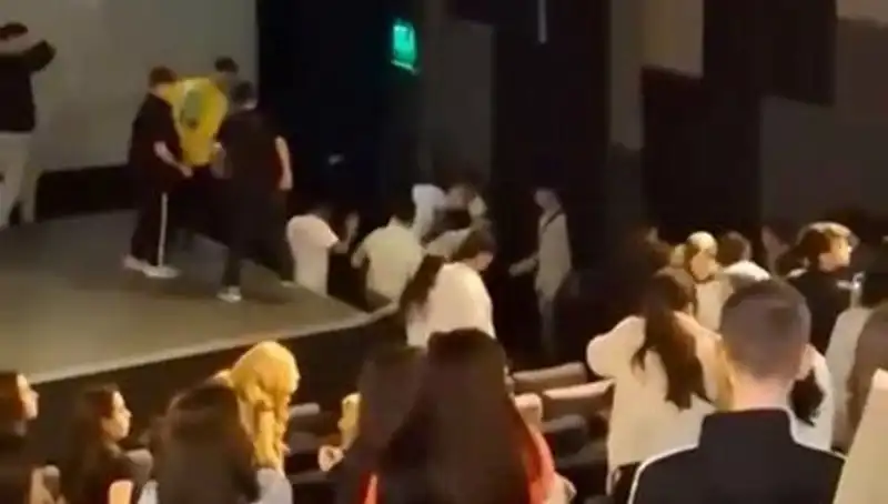 Rapçi Çakal’ın Hayranları Arasında Büyüyen Çatışma: Olaylar Nasıl Gelişti?