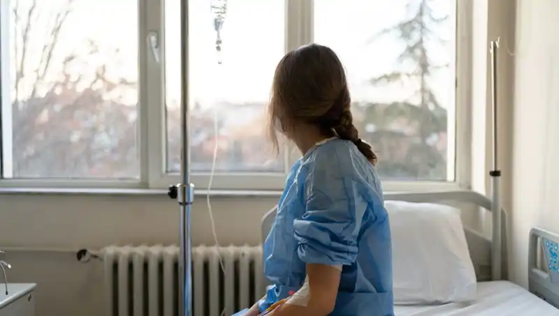 27 Yaşındaki Kadının Meme Kanseri Hikayesi: Doktorlar "Ciddi Değil" Dedi!