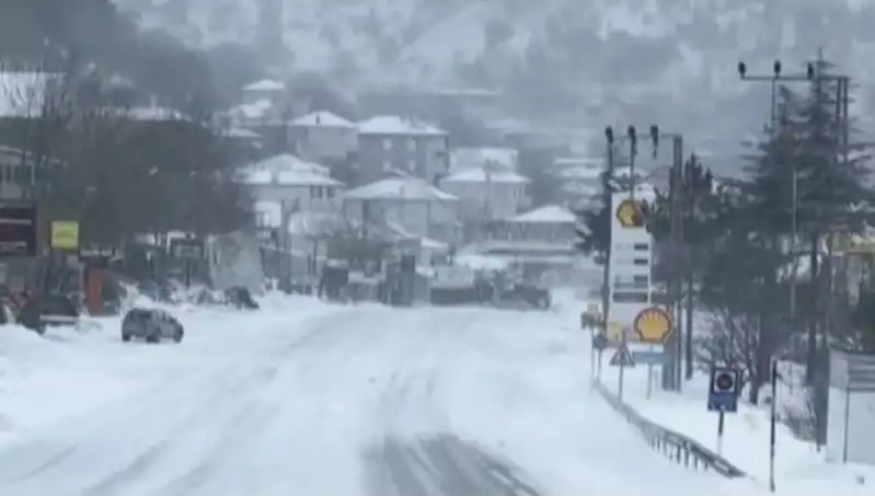 Sertavul Geçidi’nin Kışı: Kar, Tipi ve Sis Ulaştırmayı Etkiledi