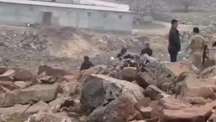 Diyarbakır'da Taşlı ve Silahlı Kavga: 3 Ölüm ve Çok Sayıda Yaralı