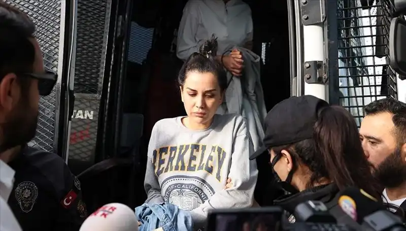 Dilan Polat’ın Instagram Hesabı Neden Kapandı? Açıklamalar Peş Peşe Geldi!