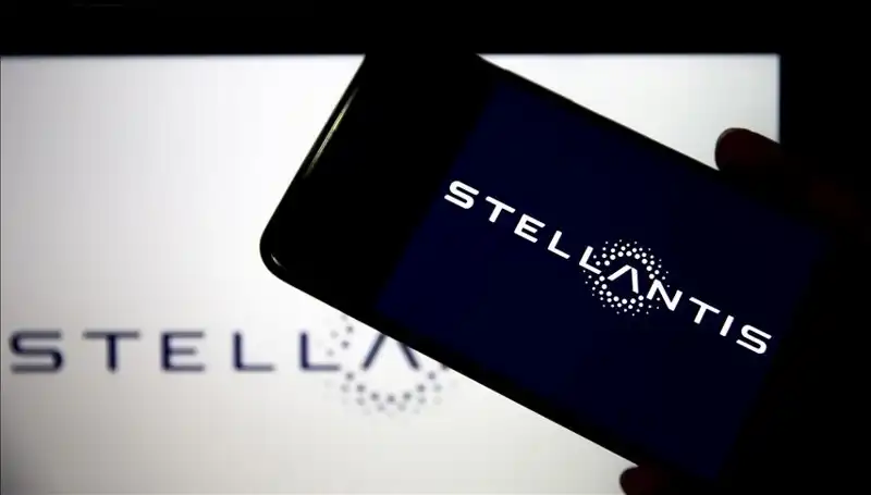 Stellantis Krizle Boğuşuyor: Fabrika Kapamaları Gerçek Olabilir Mi?