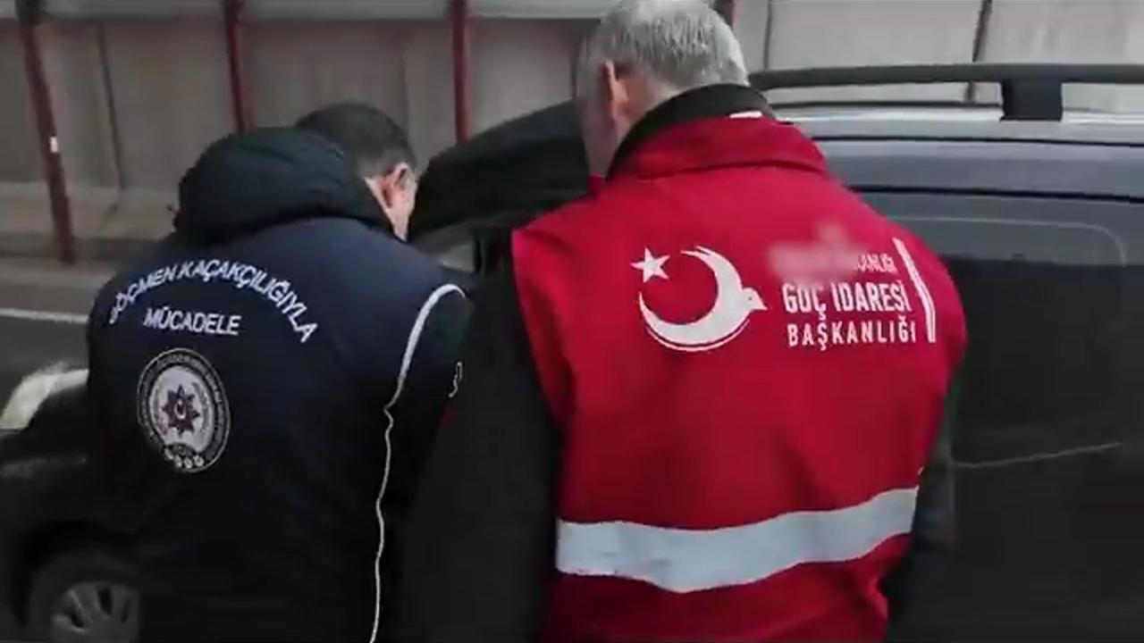 Bakan Yerlikaya'dan Göçmen Kaçakçılarına Operasyon: 31 Kişi Yakalandı