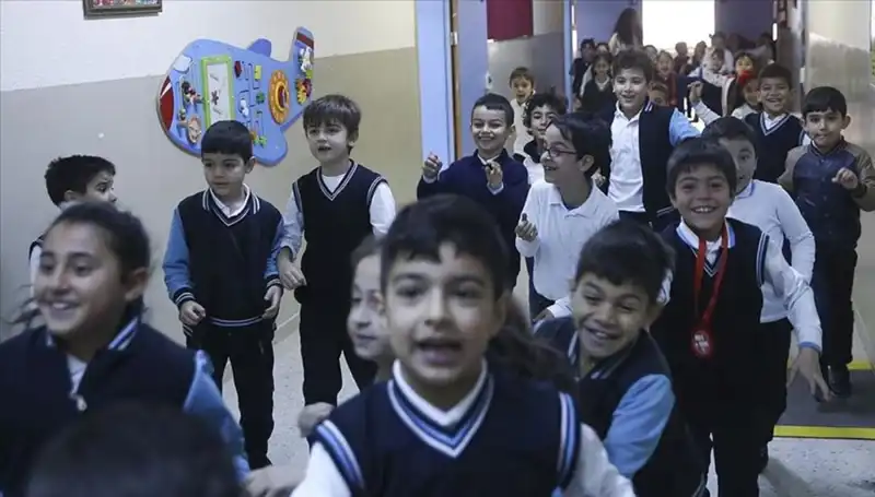 2025'te Okullar Ne Zaman Açılacak? Dönem Takvimi Açıklandı!