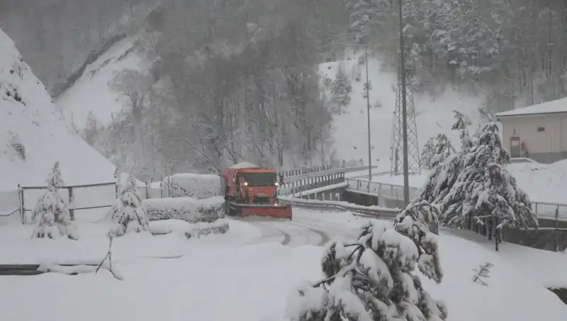 Bolu Dağı'nda Kar Yağışı: Kış Manzaraları ve Seyahat Önlemleri