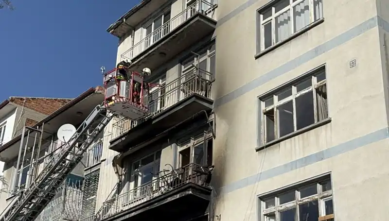 Konya'da 4 Katlı Bina Yangını: İki Çocuk Acı Bir Şekilde Hayatını Kaybetti