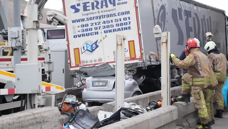 Bayram Tatilinde Trafik Kazalarında Yaşanan Kayıplar Dikkat Çekiyor