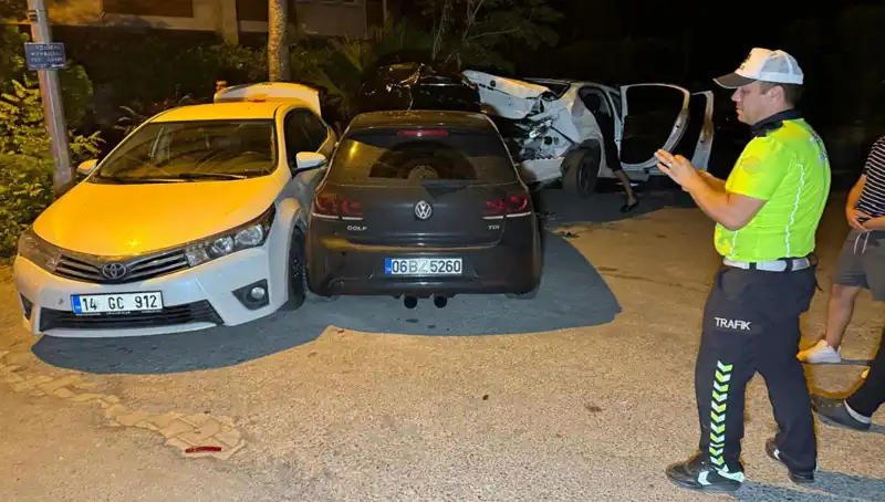 Alkollü Sürücünün Kaotik Gece Yarısı, Üç Araç Mahvoldu
