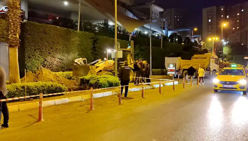 Doğalgaz Paniği AVM Girişinde Yoğun Korkuya Neden Oldu