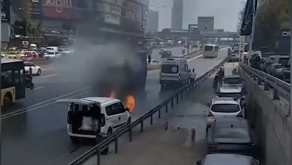 Yanan Araçta TOMA ile Yapılan Müdahale: Yangın Kontrol Altına Alındı