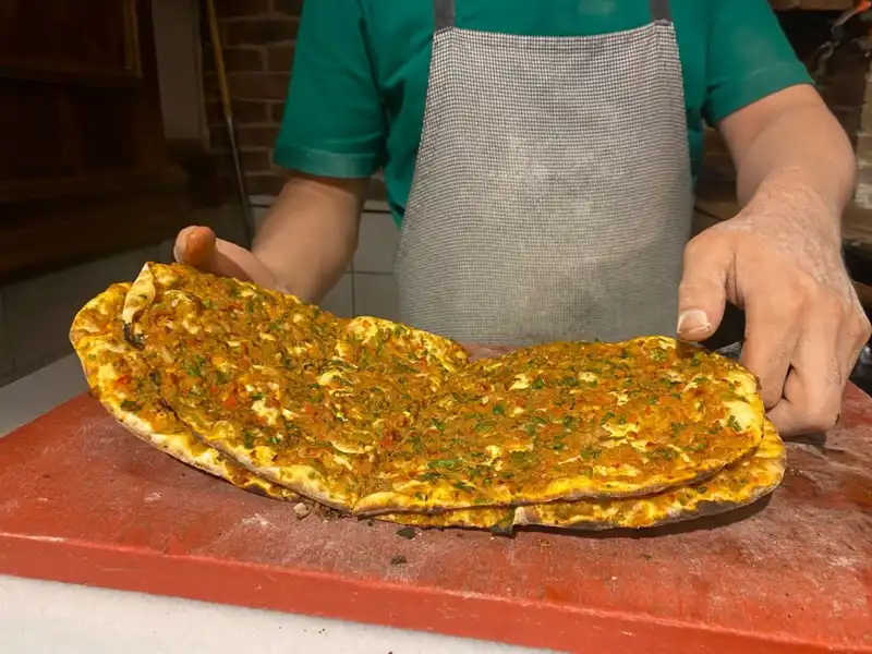 İstanbul'da Lahmacun Fiyatları: Semtler Arası Büyük Farklar Dikkat Çekiyor