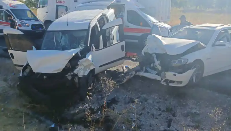Nevşehir'de Feci Trafik Kazası: 14 Yaralı ve Olayın Ardındaki Gerçekler
