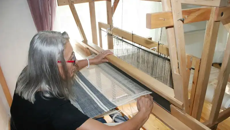Eski Giysilerden Sanatseverlerin Aradığı Şıklık ve Fonksiyonellik