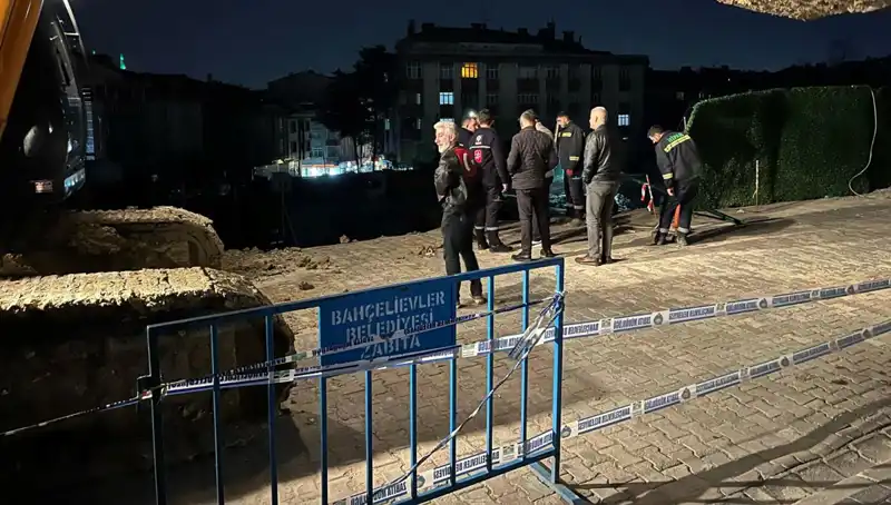 İstanbul'daki İnşaat Çalışmasında Düşük Zemin, Yol Çökmesiyle Sonuçlandı