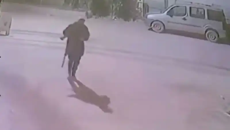 Mertcan Cinayetinde Şok Edici Gelişme: Zanlı Sırtında Av Tüfeğiyle Görüntülendi!