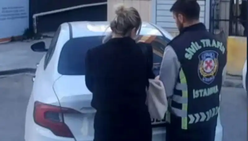 Kadıköy’de Drift Atan Kadın Sürücüye 48 Bin Lira Ceza Geldi!