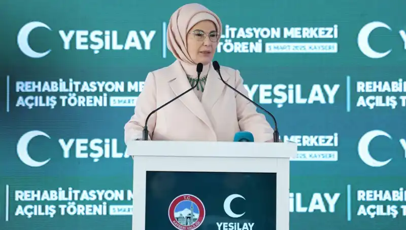 Emine Erdoğan'dan Bağımlılıkla Mücadelede Güçlü Mesaj: Olumlu Değişim İçin Birlikteyiz