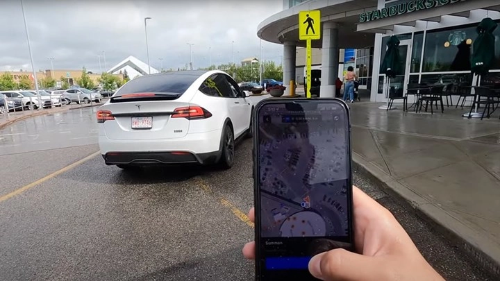 Tesla, Gelişmiş Araç Çağırma Özelliği "Actually Smart Summon"u Tanıttı