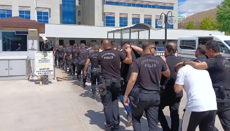 Ankara'da Tehdit ile Haraç Kesmeye Çalışan Çeteye Büyük Operasyon