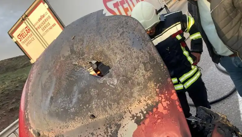Sürüş Halindeki Araçta Yangın: Yolculuk Faciaya Dönüştü