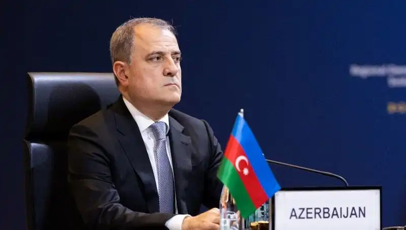 Azerbaycan ve Ermenistan'dan Tarihi Anlaşma: Barış Yolunda Bir Adım Daha