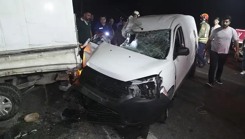 İstanbul’da Feci Kaza: 3 Yaralı, Olayın Görgü Tanıkları Şokta!