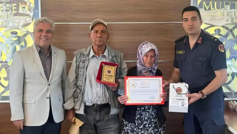 Jandarmaya Ev Bağışlayan Aileden Duygusal Hareket: Hayırseverlik Örneği