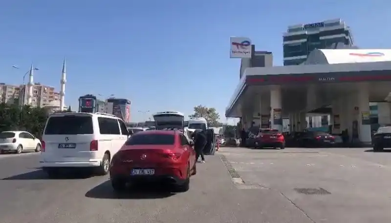 Deprem Felaketinin Ardından Akaryakıt İstasyonlarında Oluşan Kuyruklar Neden Bu Kadar Uzadı?