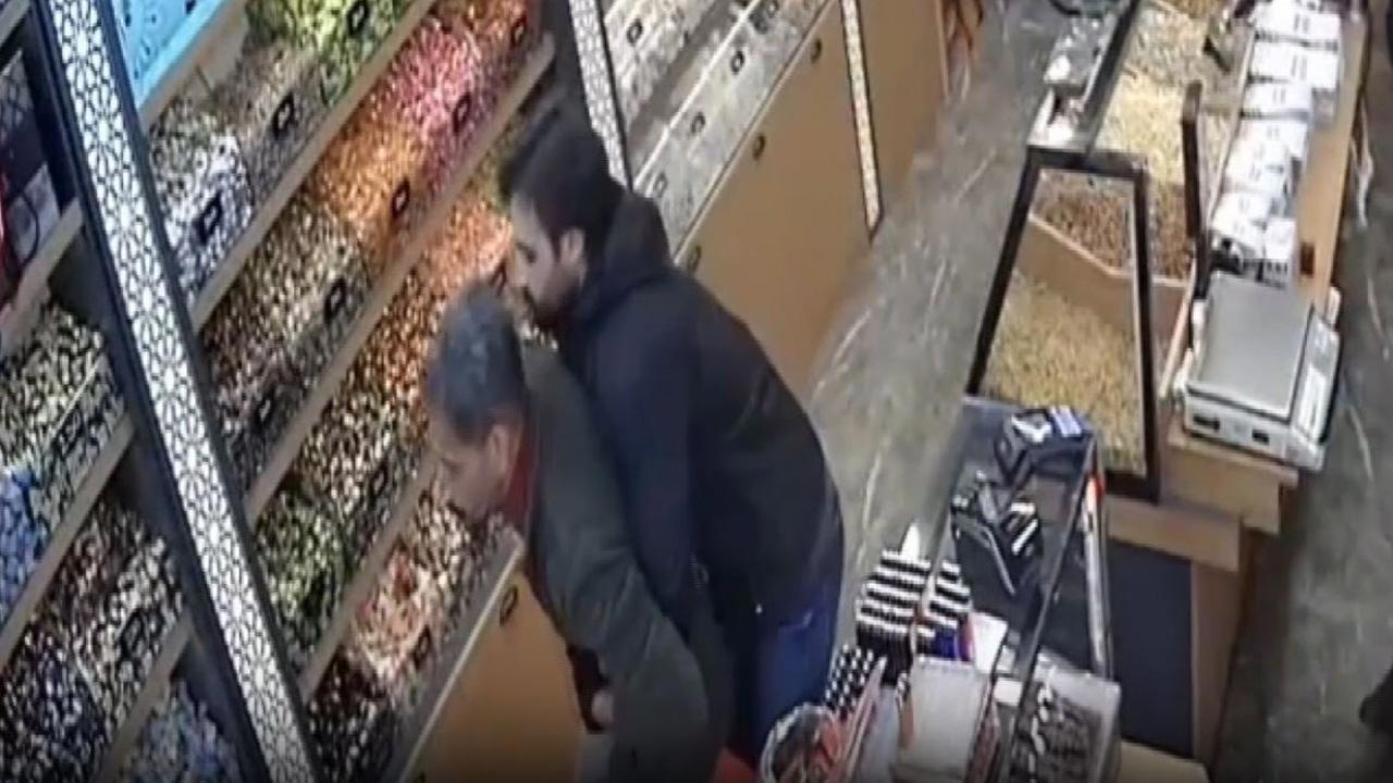 Restoranda Nefessiz Kalan Adam Heimlich Manövrası ile Kurtarıldı