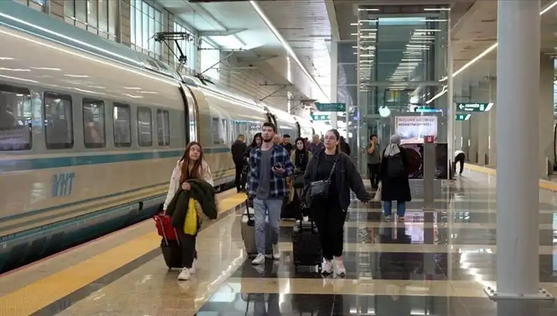 YHT'lerde Ek Sefer Düzenlemesiyle Yolculuklar Daha Kolay Hale Geliyor