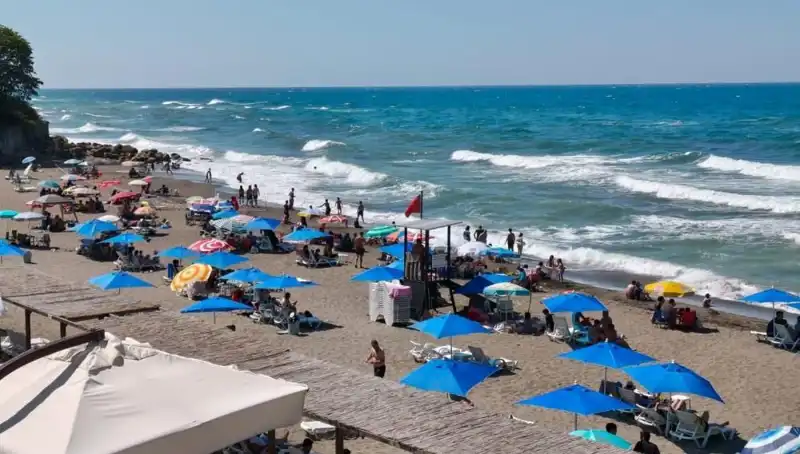 Akçakoca'da Yaz Sezonuna Deniz Yasağı Şoku!