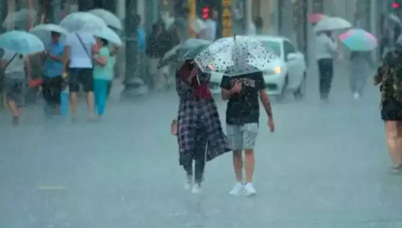 Meteoroloji'den Çok Önemli Uyarı: Yangın Bölgelerinde Rüzgar Artacak, İstanbul'a Yağış Geliyor!