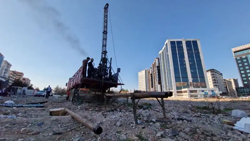 Galeria Sitesi'nde İlk Kazma Vuruldu: 89 Canın Hatırası Yaşatılacak