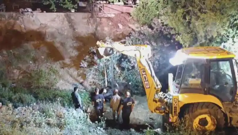 Hatay'da İneği Kurtarmak İçin Başlatılan Şaşırtıcı Operasyon
