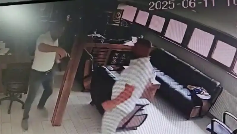 Alacak Verecek Meselesi Korkunç Bir Cinayetle Sonuçlandı: Kalfa İş Adamını Vurdu!
